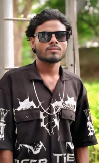 मृतक, युवक